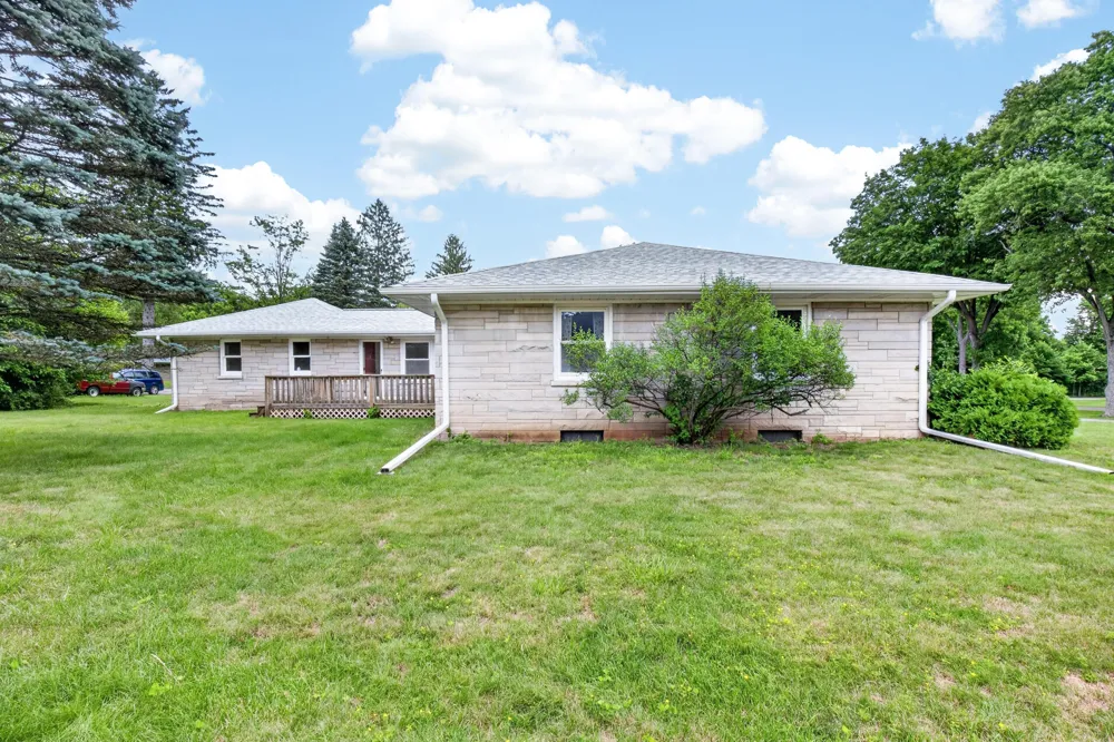 75 Hillside Drive Pennfield Charter Township, MI 49017