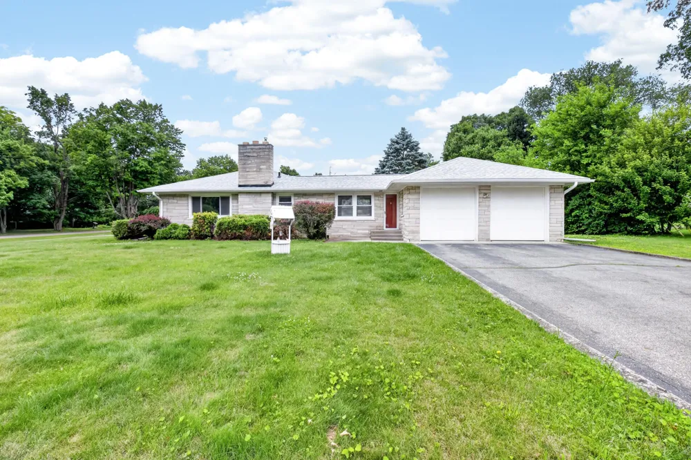 75 Hillside Drive Pennfield Charter Township, MI 49017