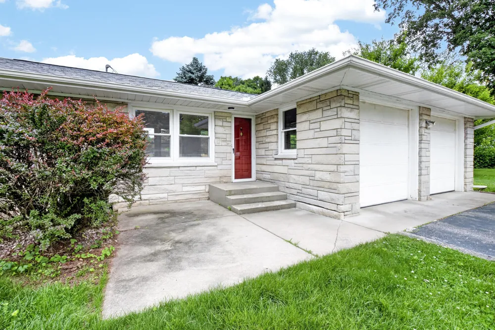 75 Hillside Drive Pennfield Charter Township, MI 49017