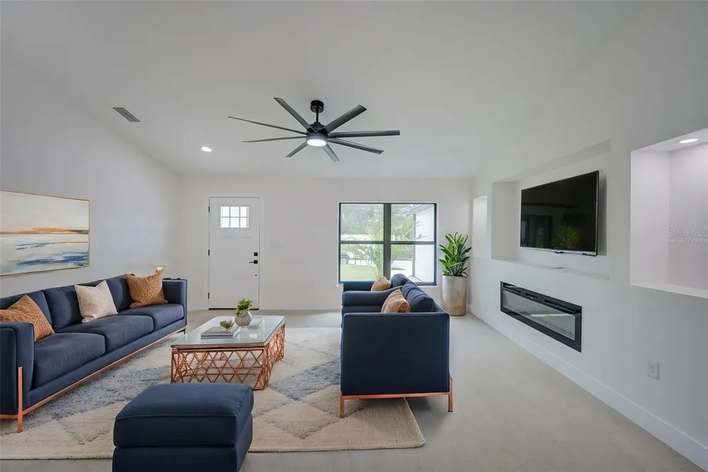 7042 GROVE BOULEVARD Punta Gorda, FL 33982