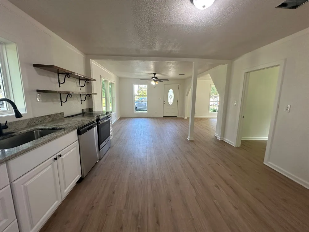 1007 Lane Street Comanche, TX 76442