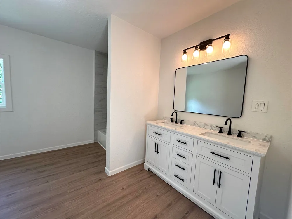 1007 Lane Street Comanche, TX 76442