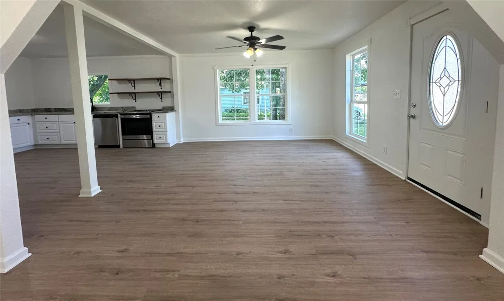 1007 Lane Street Comanche, TX 76442