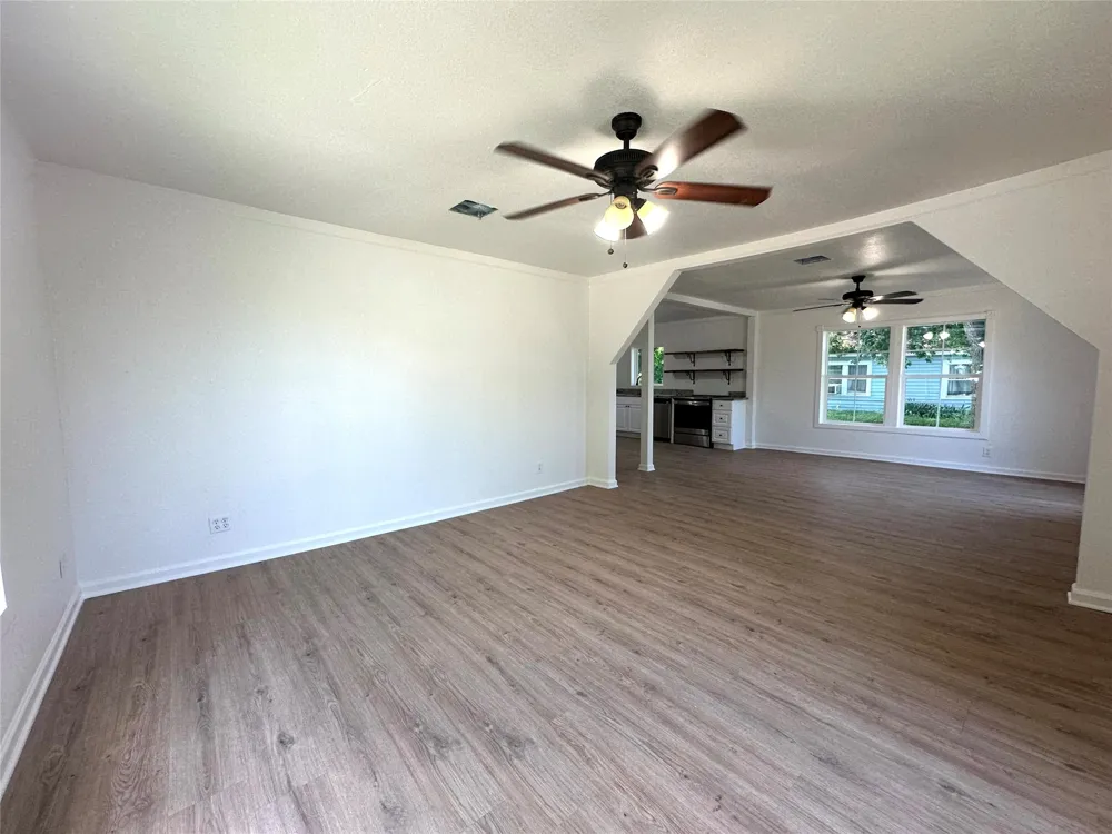 1007 Lane Street Comanche, TX 76442