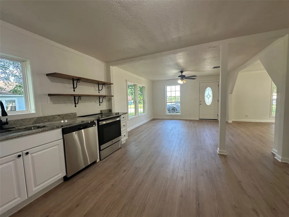 1007 Lane Street Comanche, TX 76442