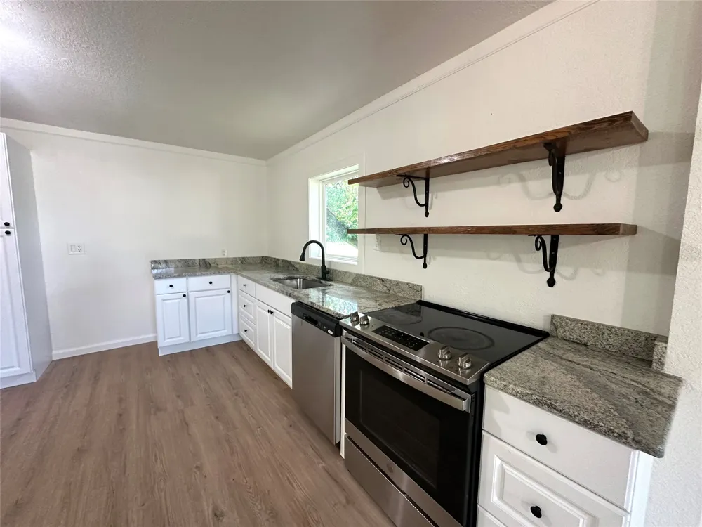 1007 Lane Street Comanche, TX 76442