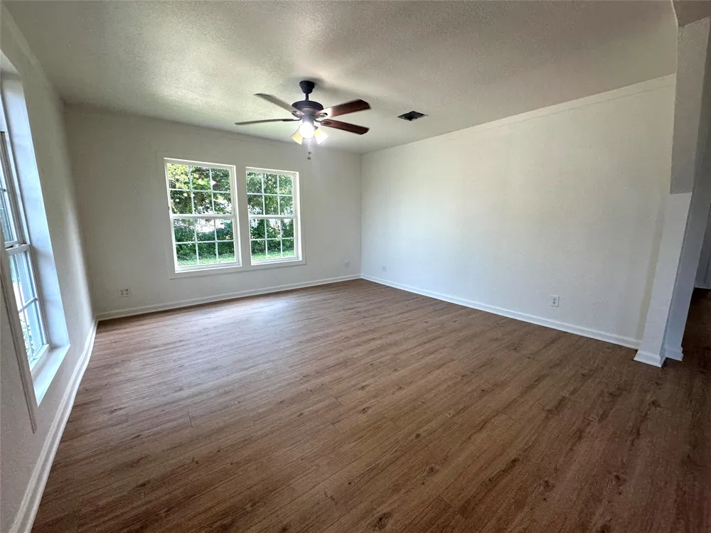 1007 Lane Street Comanche, TX 76442