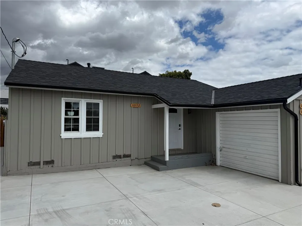 10172 Vena Pacoima, CA 91331