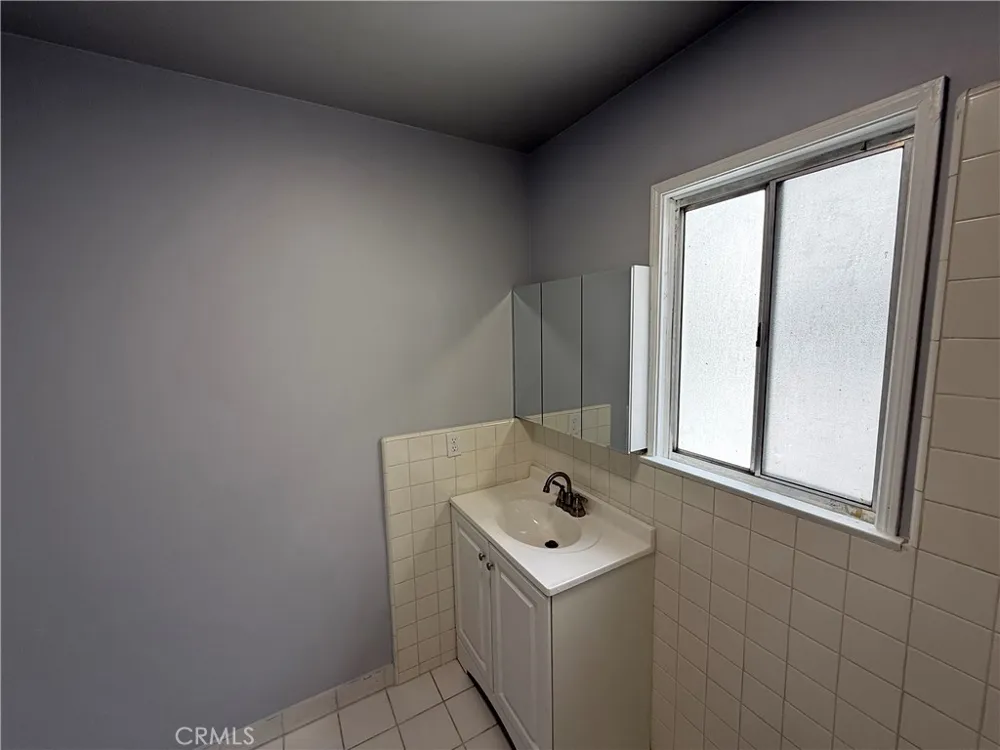 10172 Vena Pacoima, CA 91331