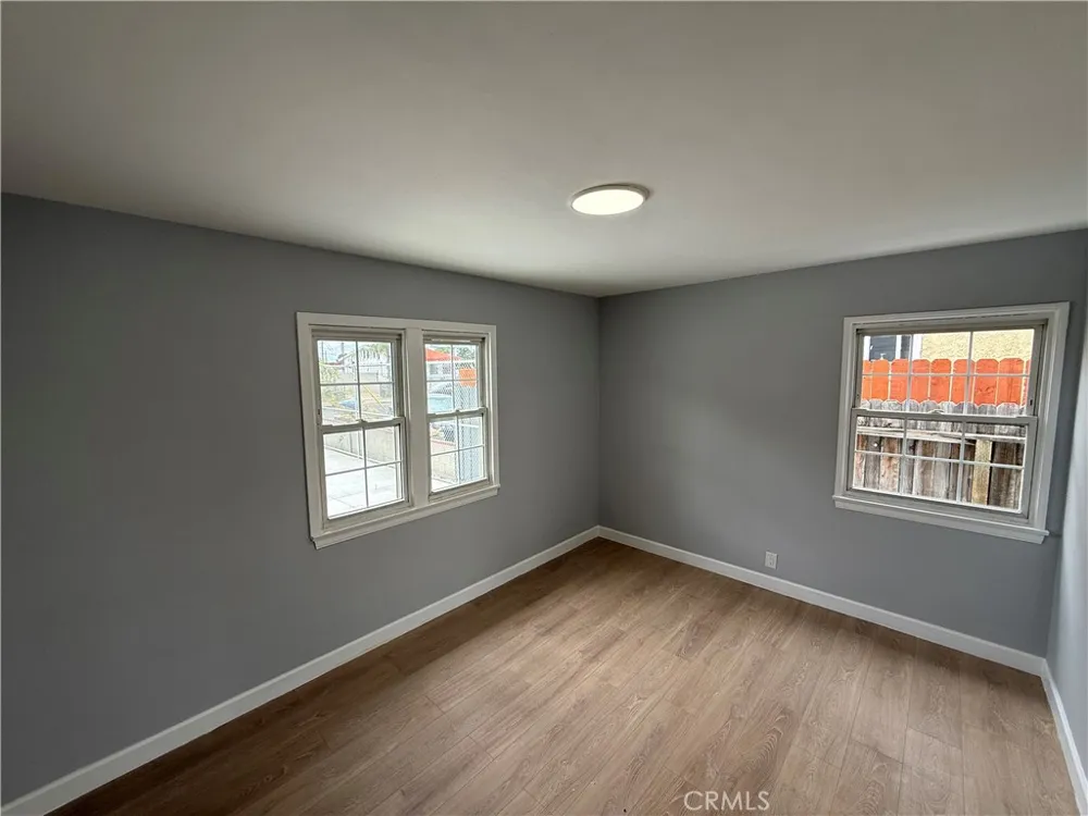 10172 Vena Pacoima, CA 91331