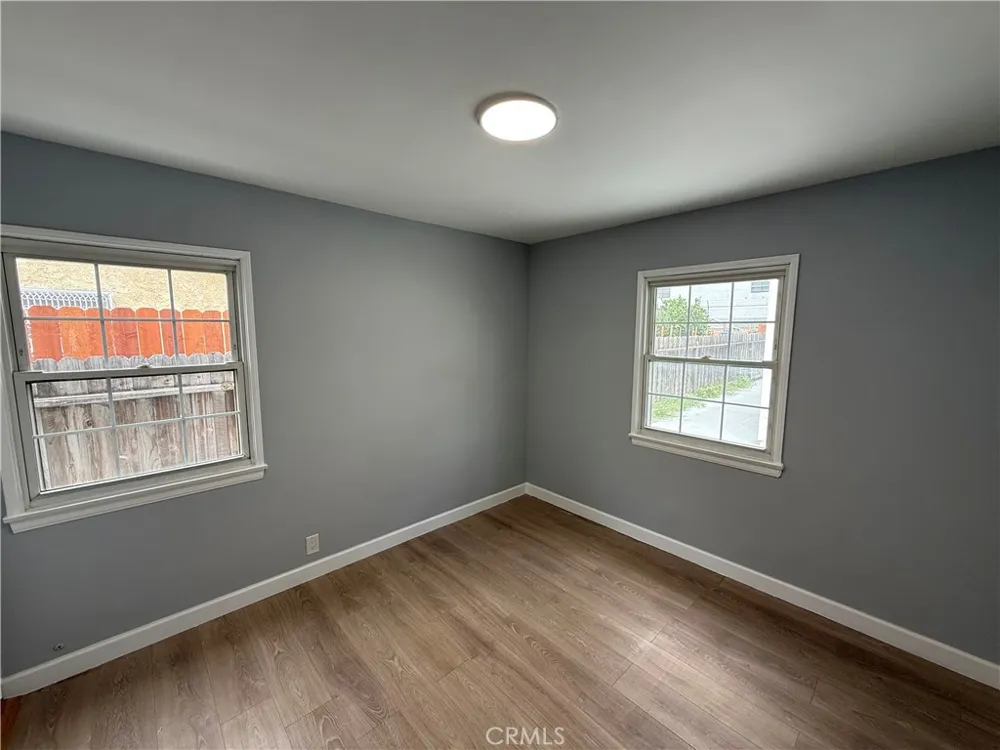 10172 Vena Pacoima, CA 91331