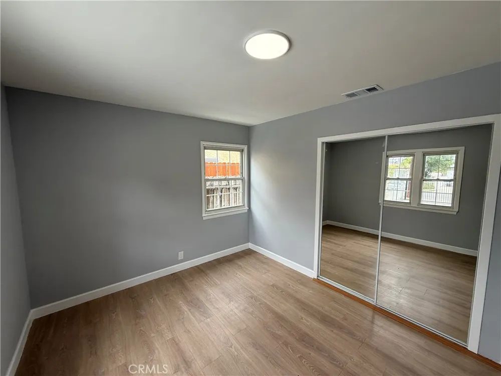 10172 Vena Pacoima, CA 91331