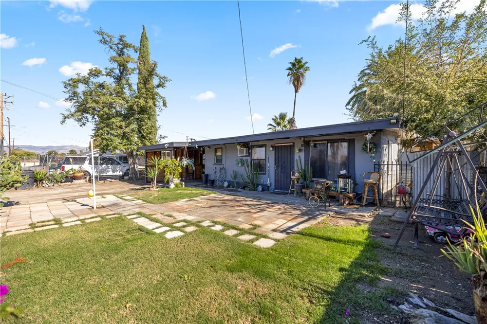 26802 Girard Street Hemet, CA 92544