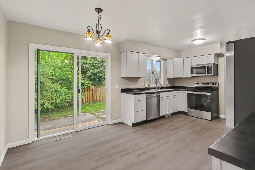 6083 Woodlea Drive Kalamazoo, MI 49048