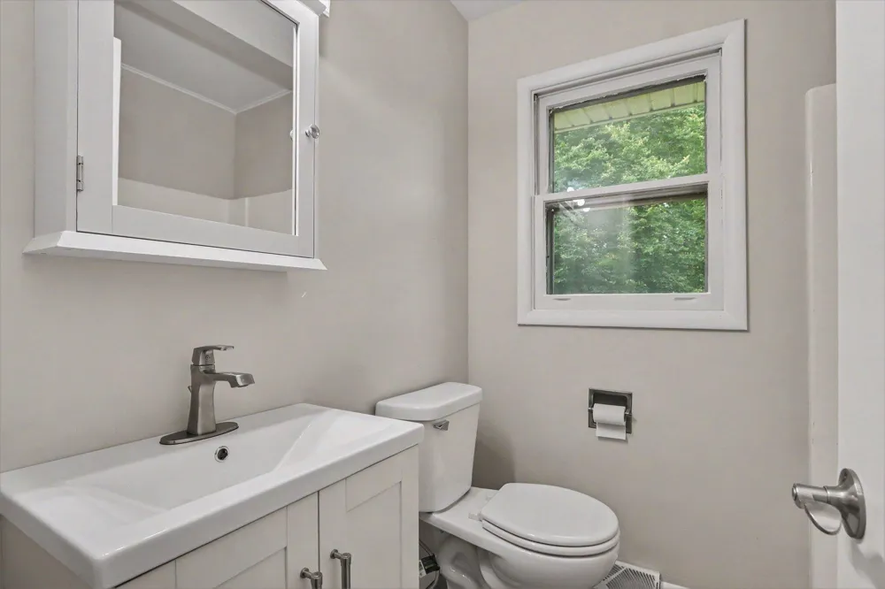 6083 Woodlea Drive Kalamazoo, MI 49048