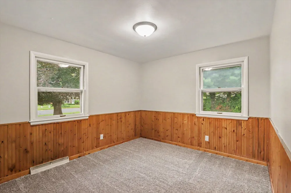 6083 Woodlea Drive Kalamazoo, MI 49048