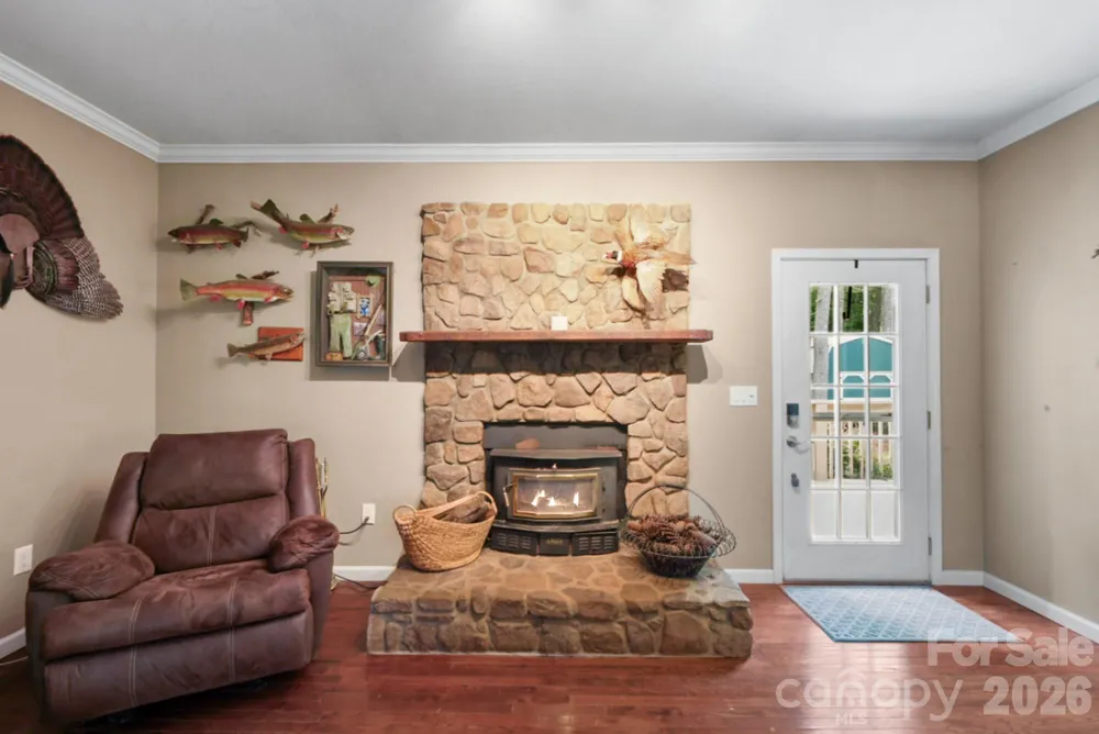 90 King Road Weaverville, NC 28787