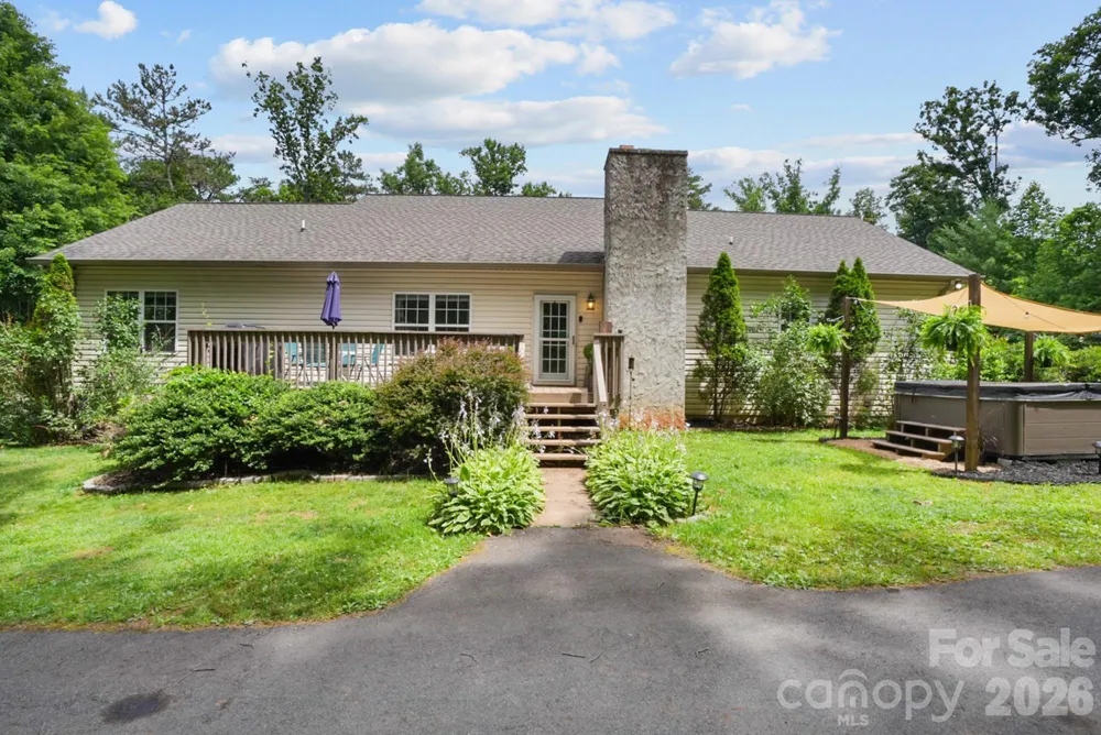 90 King Road Weaverville, NC 28787