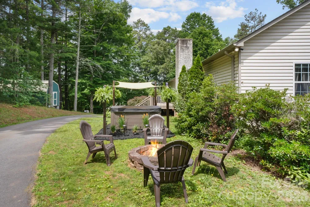 90 King Road Weaverville, NC 28787