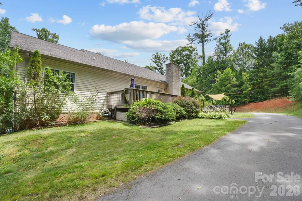 90 King Road Weaverville, NC 28787