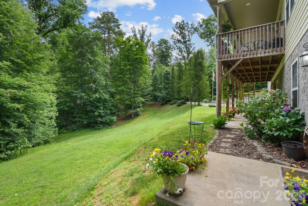 90 King Road Weaverville, NC 28787
