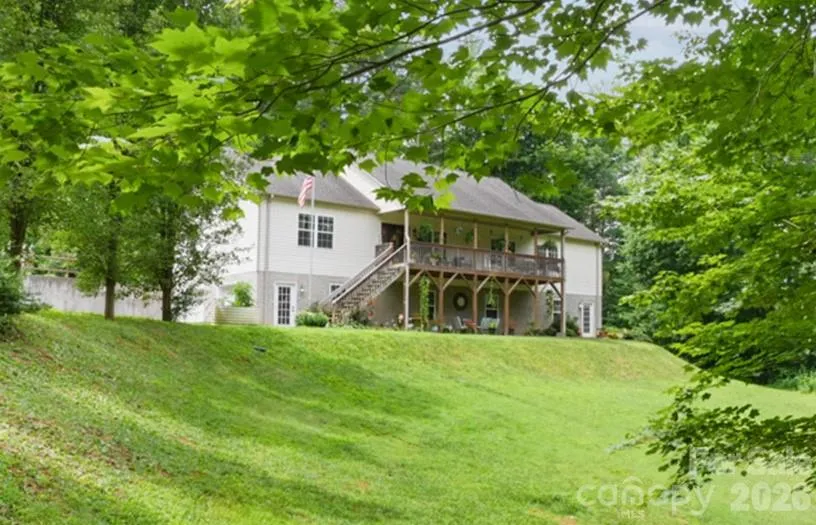 90 King Road Weaverville, NC 28787