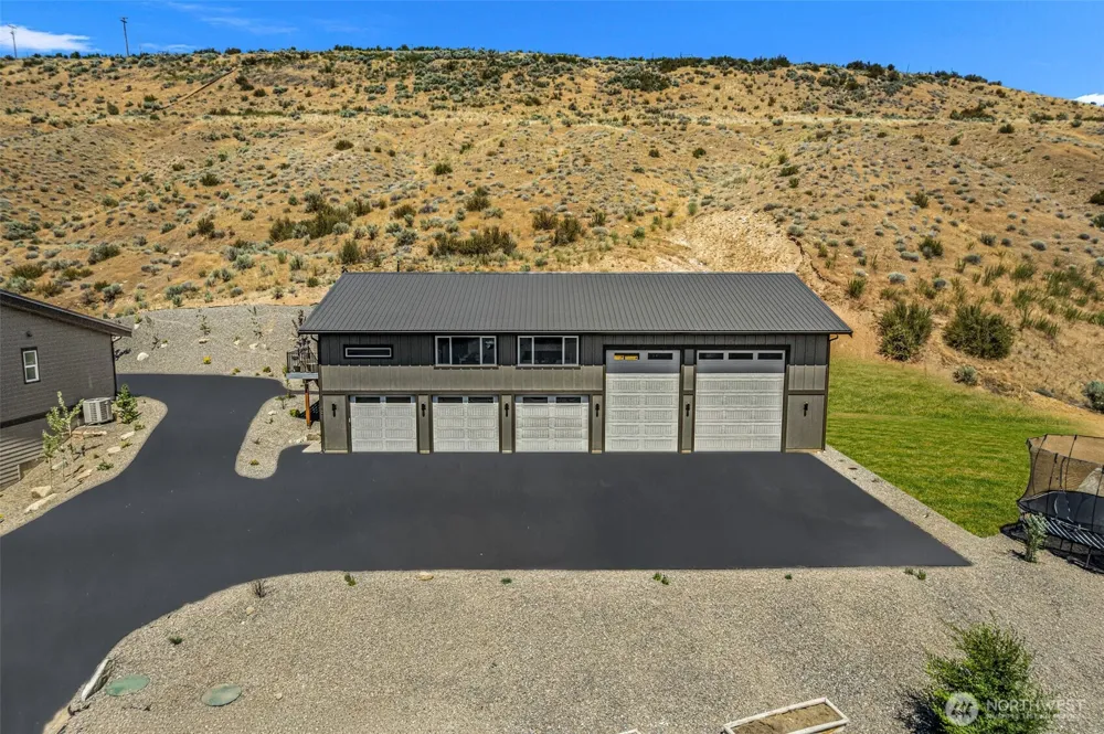42 Osprey Nest Road Pateros, WA 98846