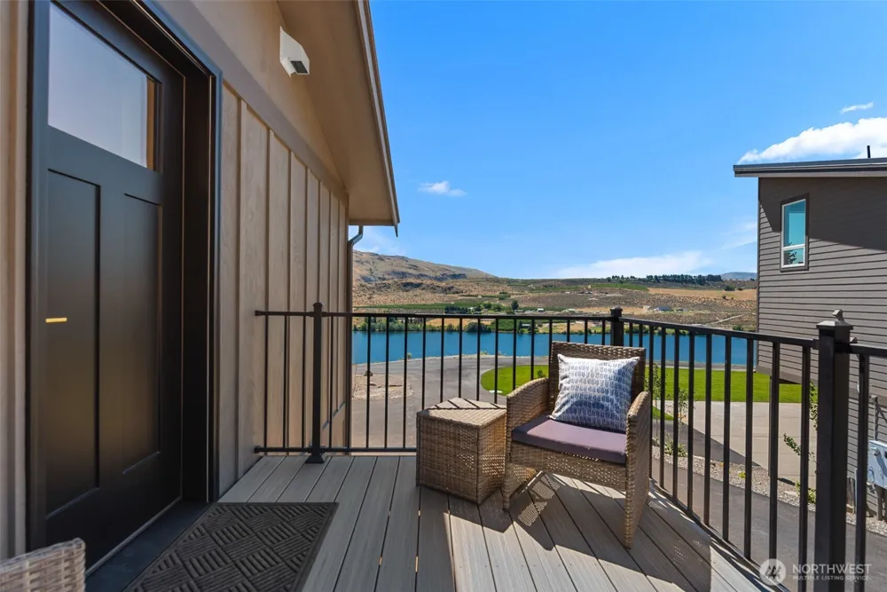 42 Osprey Nest Road Pateros, WA 98846
