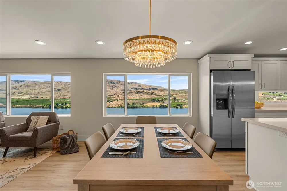 42 Osprey Nest Road Pateros, WA 98846