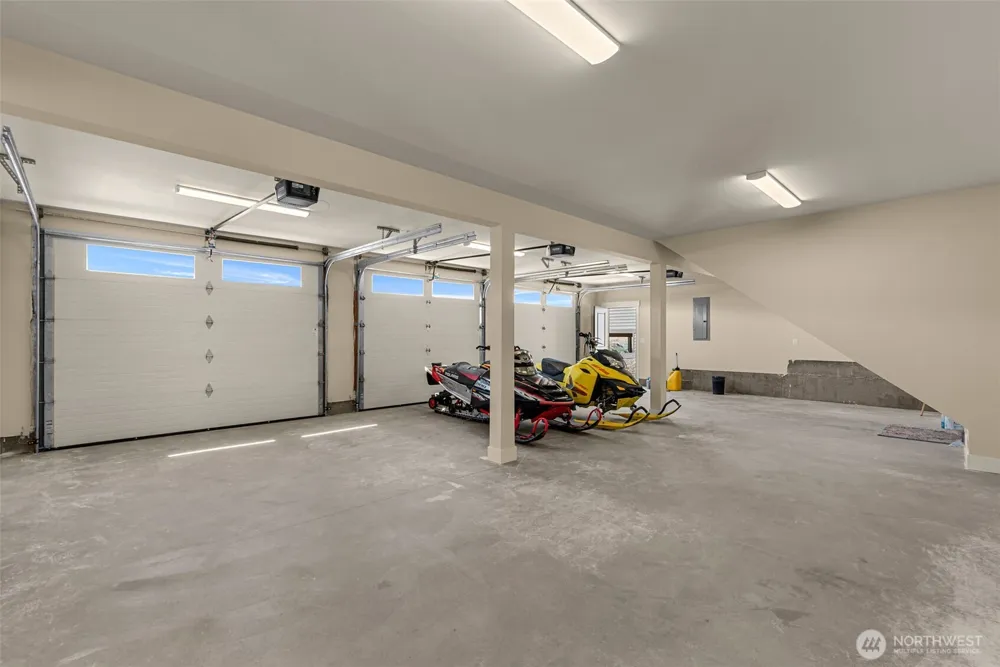 42 Osprey Nest Road Pateros, WA 98846
