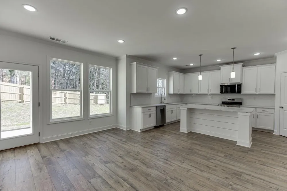 929 Lakeview Commerce, GA 30529