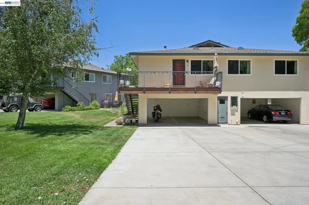 2122 Arroyo Ct #2 Pleasanton, CA 94588
