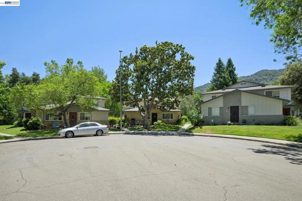 2122 Arroyo Ct #2 Pleasanton, CA 94588