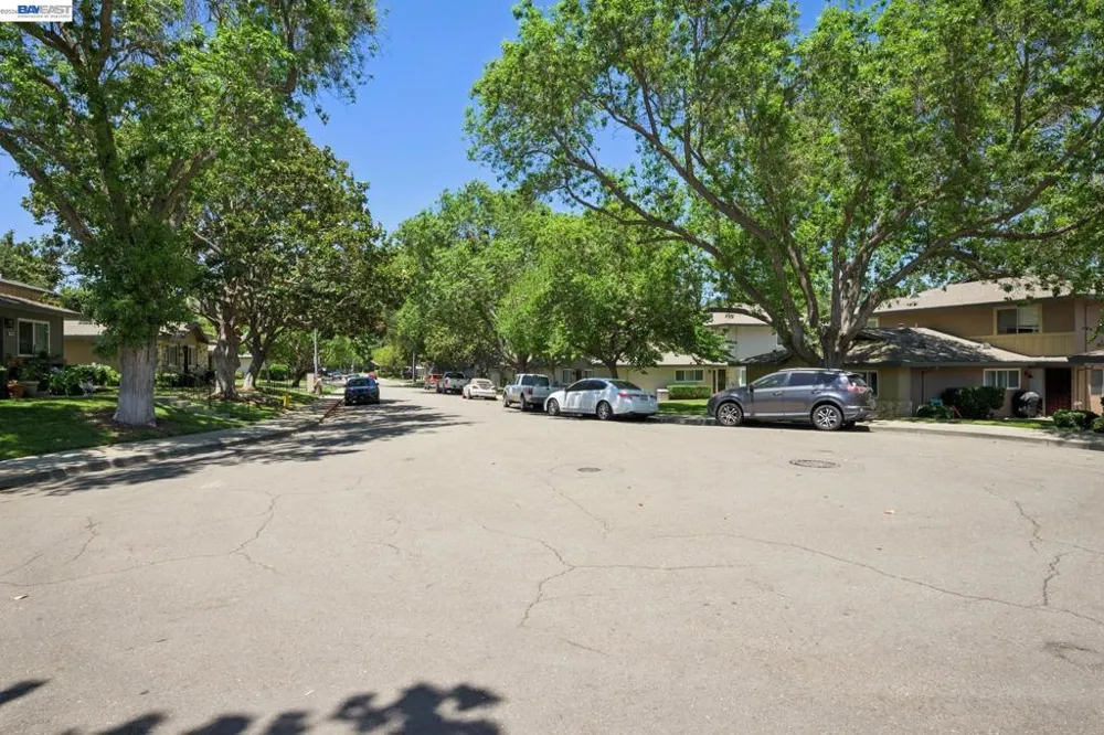 2122 Arroyo Ct #2 Pleasanton, CA 94588