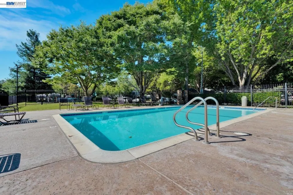 2122 Arroyo Ct #2 Pleasanton, CA 94588