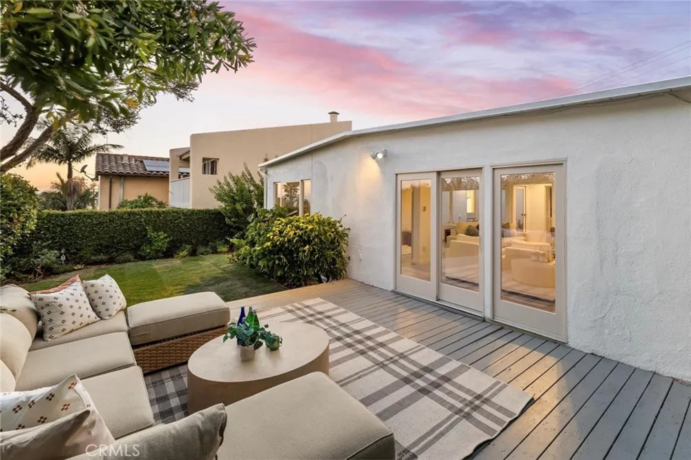 1136 8th Street Hermosa Beach, CA 90254