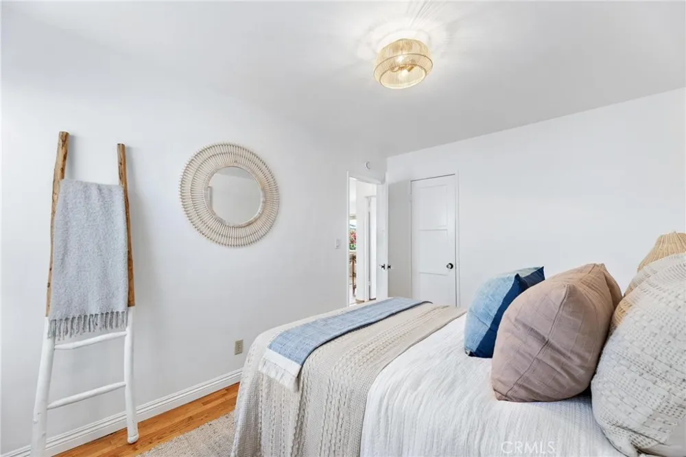 1136 8th Street Hermosa Beach, CA 90254