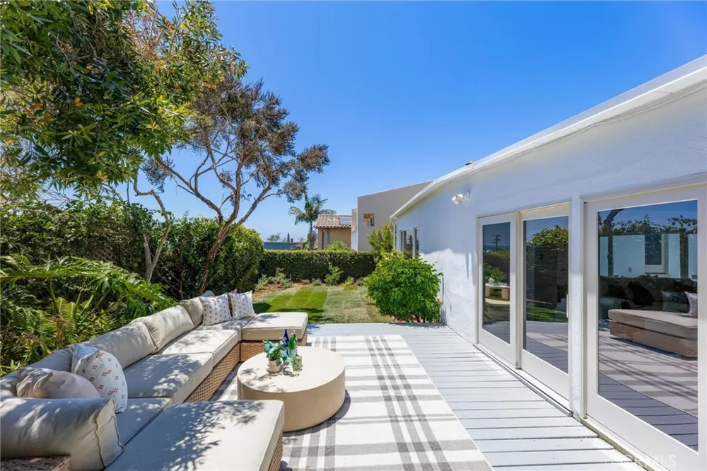 1136 8th Street Hermosa Beach, CA 90254