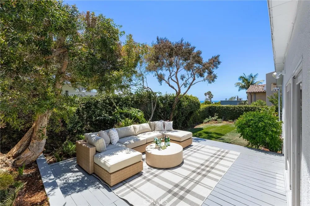 1136 8th Street Hermosa Beach, CA 90254
