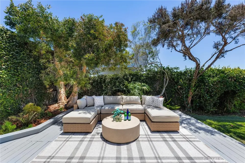 1136 8th Street Hermosa Beach, CA 90254