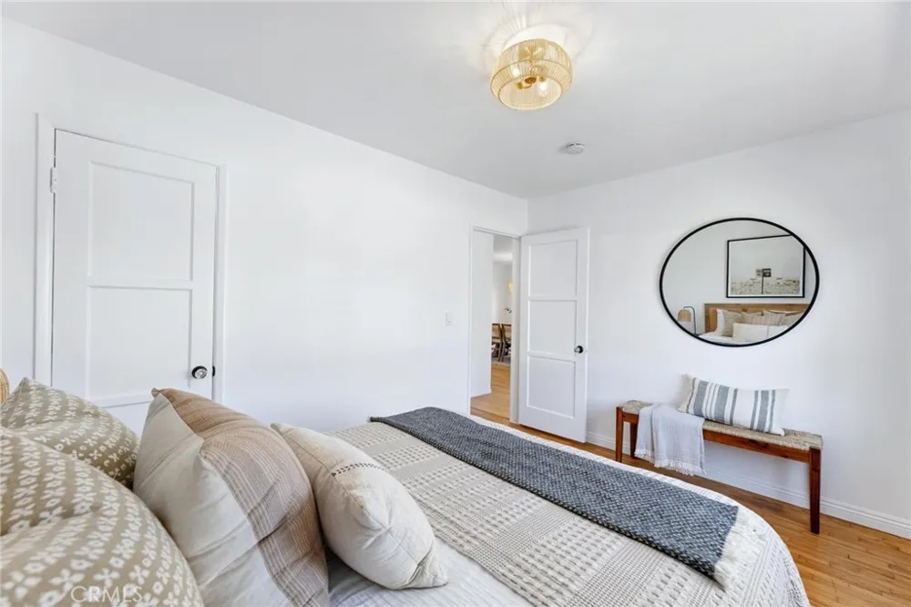 1136 8th Street Hermosa Beach, CA 90254