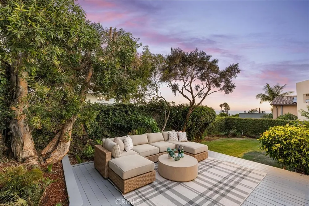 1136 8th Street Hermosa Beach, CA 90254