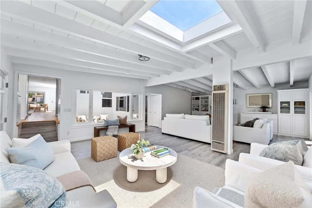 1136 8th Street Hermosa Beach, CA 90254