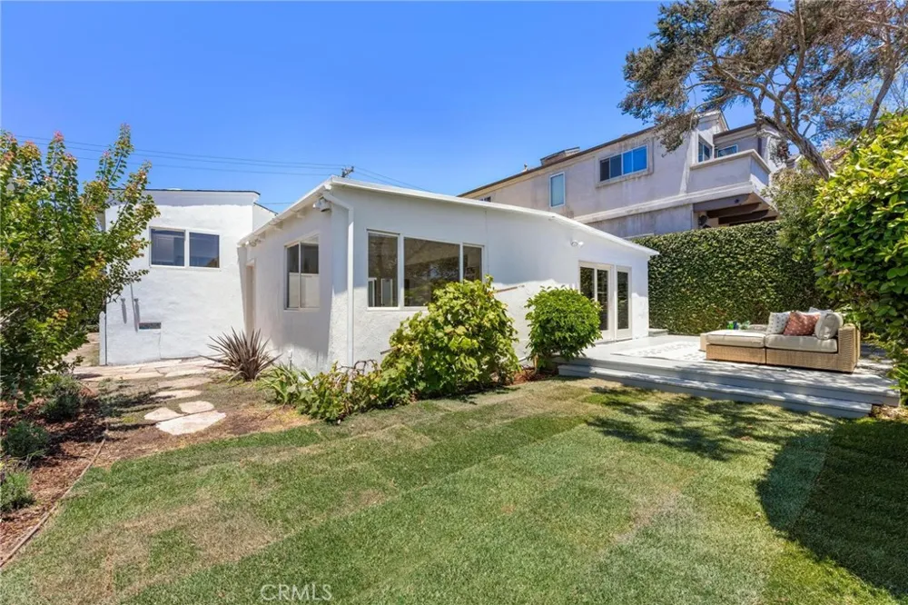 1136 8th Street Hermosa Beach, CA 90254