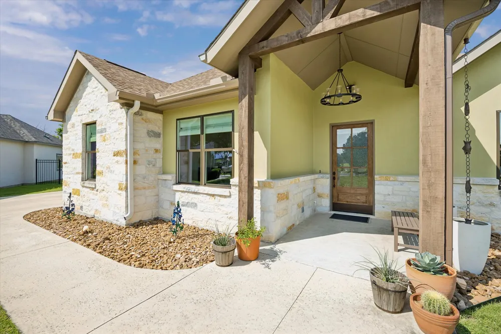 906 Canyon Oak Circle Marble Falls, TX 78654