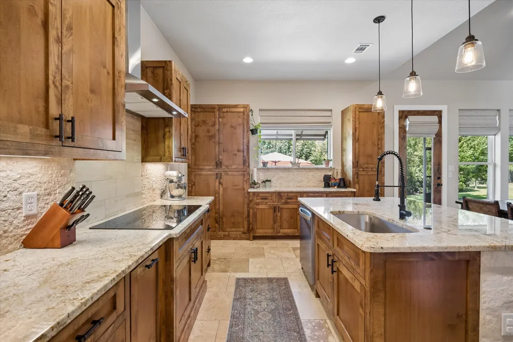 906 Canyon Oak Circle Marble Falls, TX 78654
