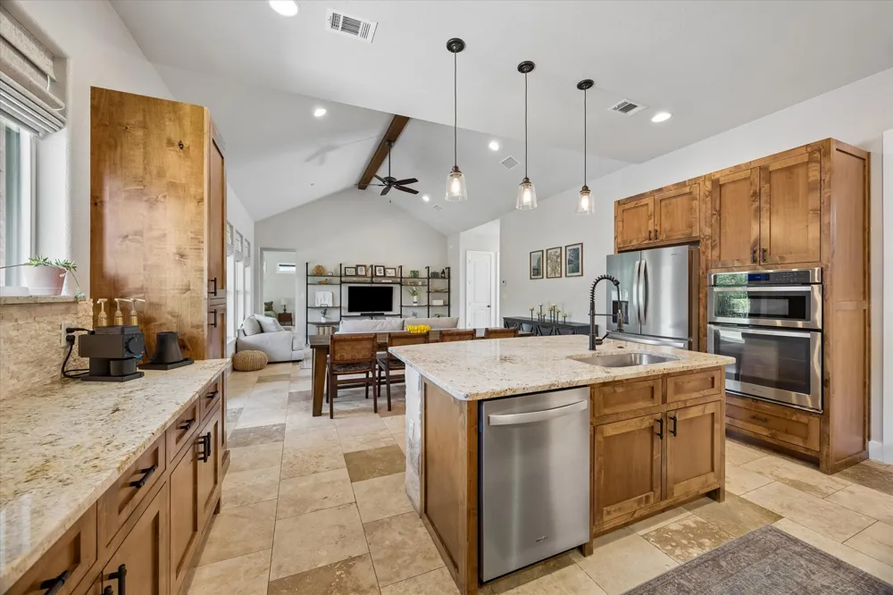 906 Canyon Oak Circle Marble Falls, TX 78654