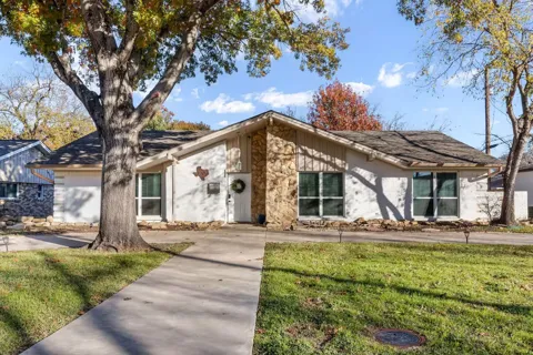 1706 Esquire Place