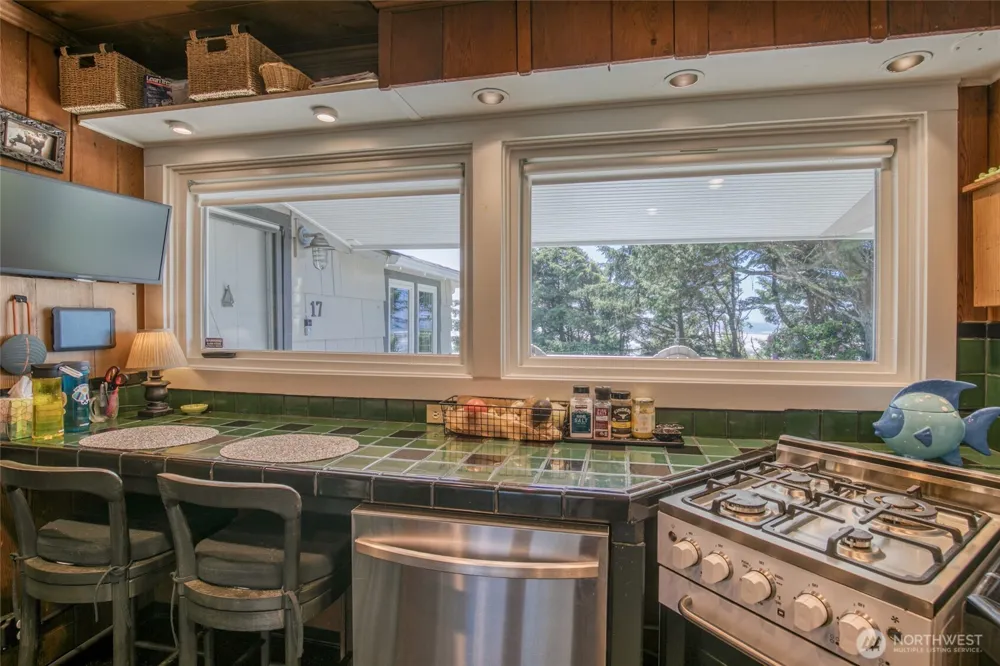 17 Sunset Street Moclips, WA 98562