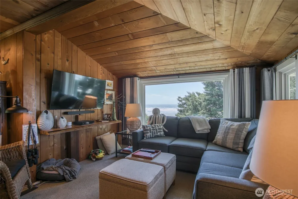 17 Sunset Street Moclips, WA 98562